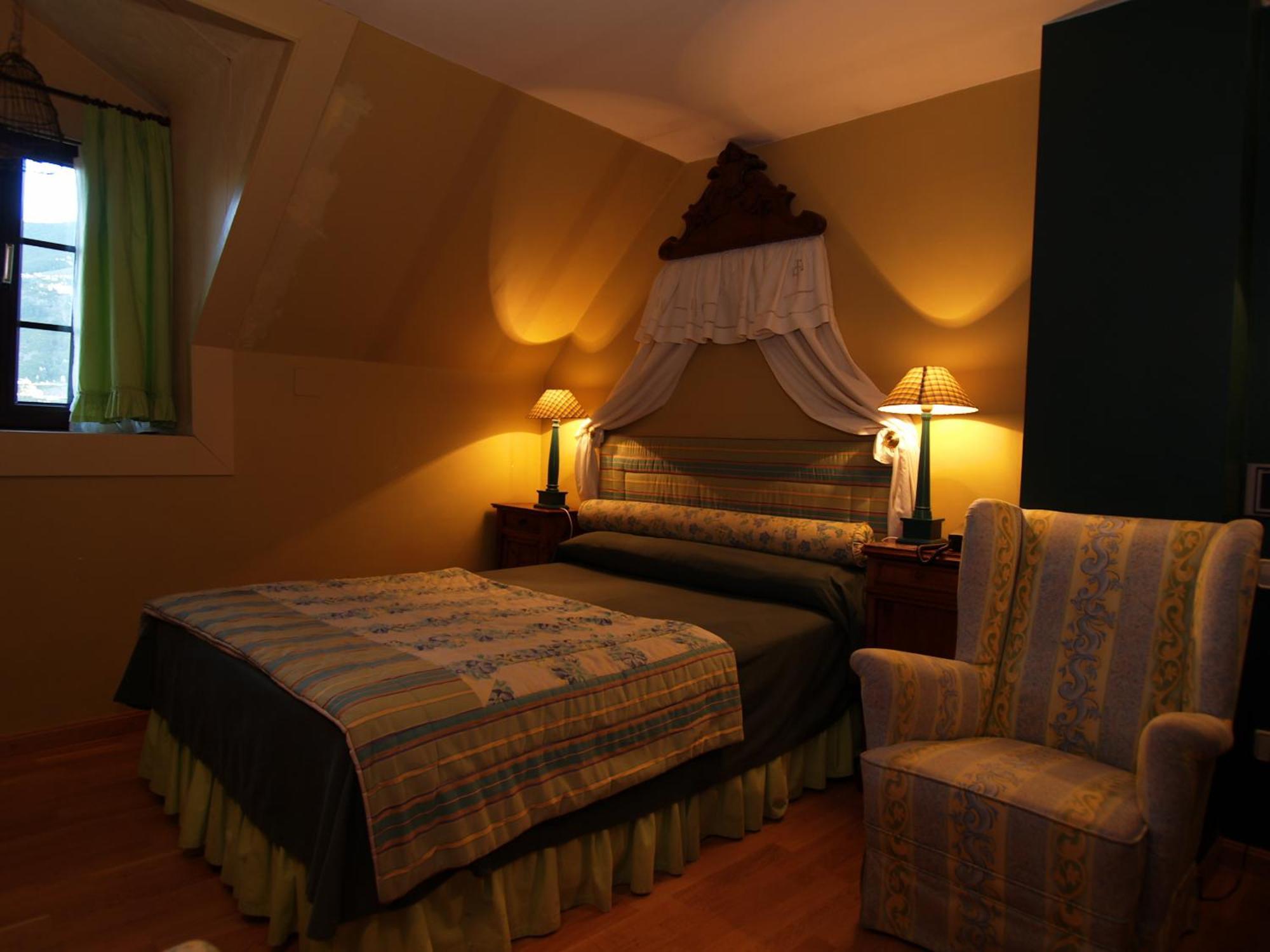 Hotel Almud Sallent De Gallego Bilik gambar