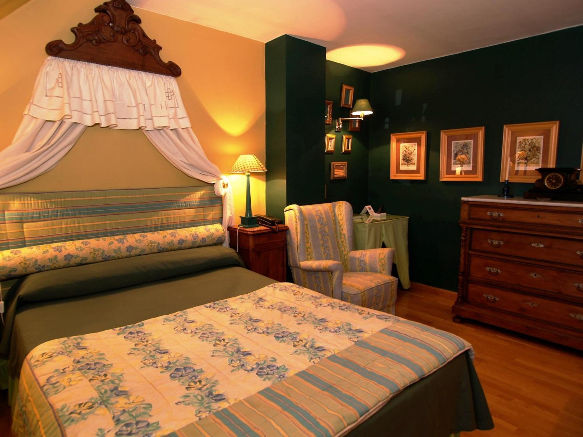 Hotel Almud Sallent De Gallego Bilik gambar